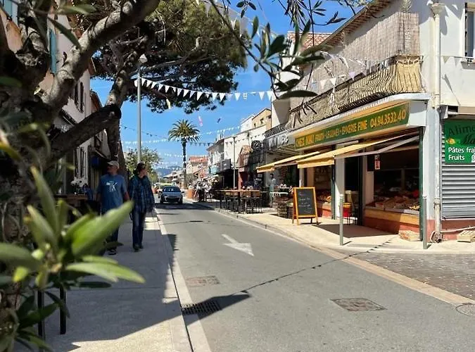 Les Pieds Dans L'eau *