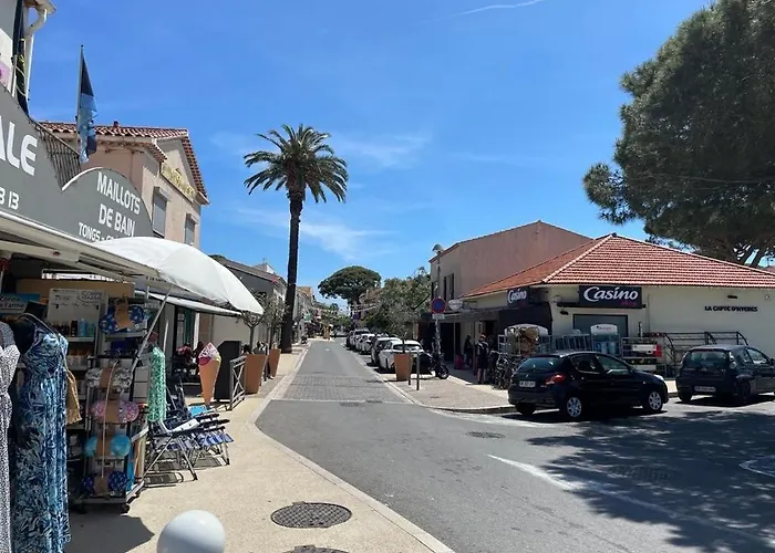 Les Pieds Dans L'eau Hyères