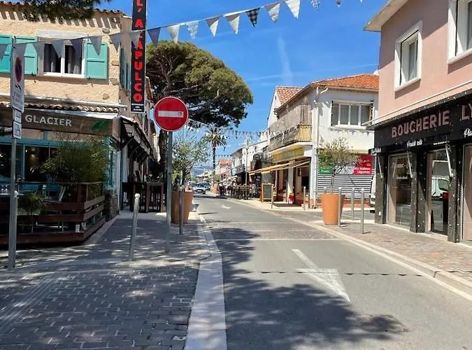 Les Pieds Dans L'eau Hyères